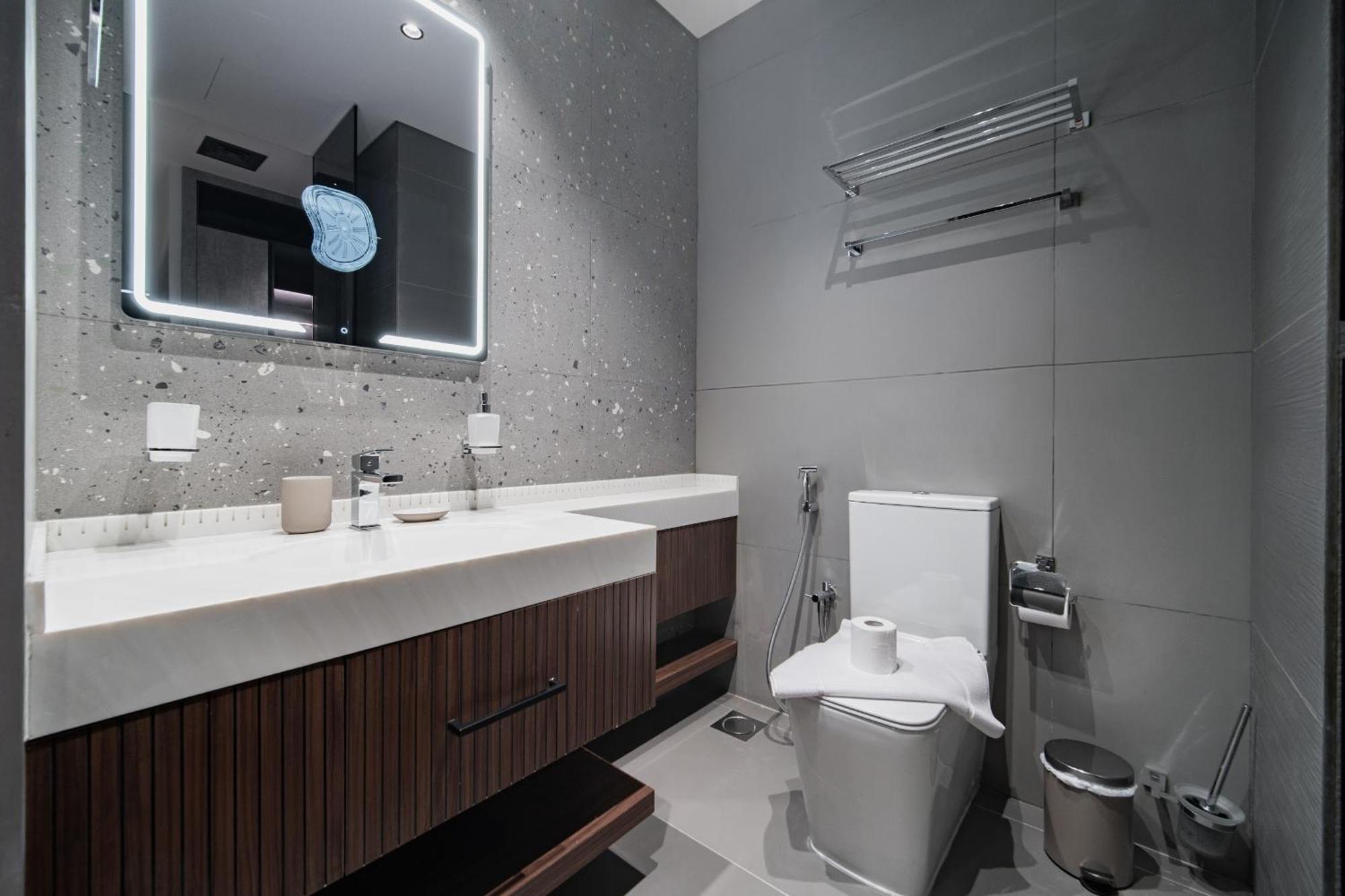 Near Metro - Spacious 1br Jlt & Free Baby Gear Apartment Dubai