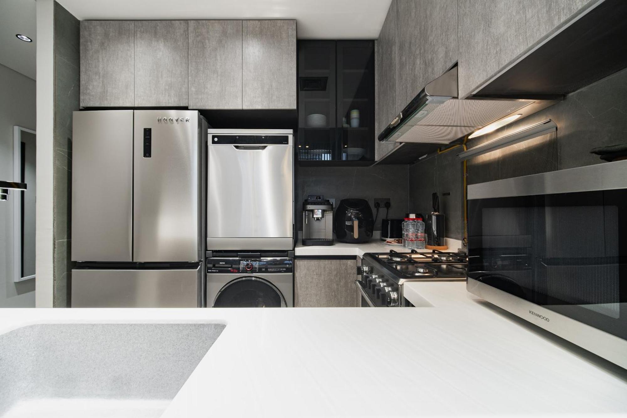 Near Metro - Spacious 1br Jlt & Free Baby Gear Dubai