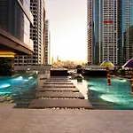 Near Metro - Spacious 1Br Jlt & Free Baby Gear