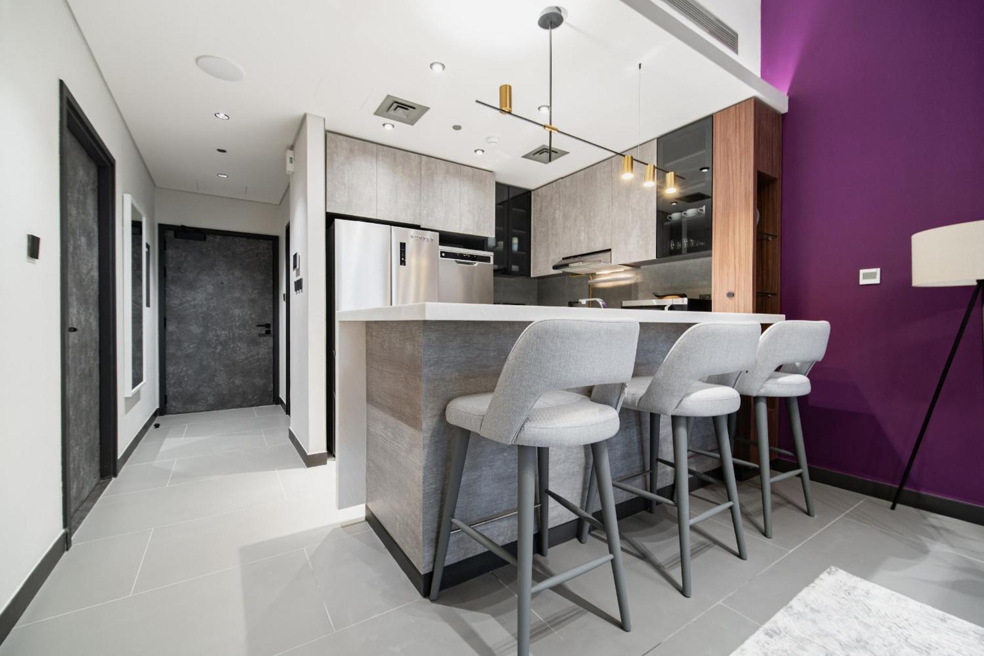 Near Metro - Spacious 1br Jlt & Free Baby Gear *